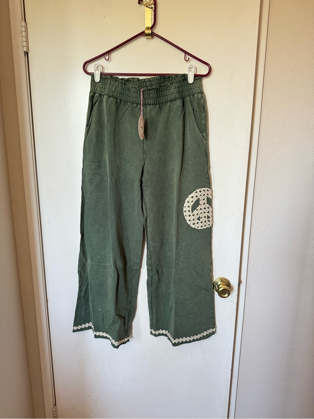 Umgee Olive/Forest Green Wide-Leg Pants with Crochet Peace and bottom